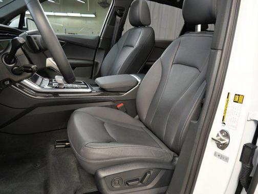2025 Audi Q7 45 Premium Plus