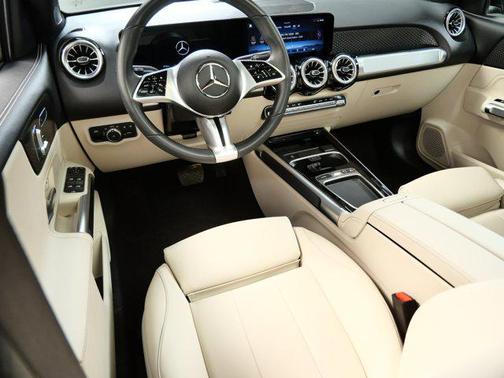Night Black 2025 Mercedes-Benz GLB 250 4MATIC