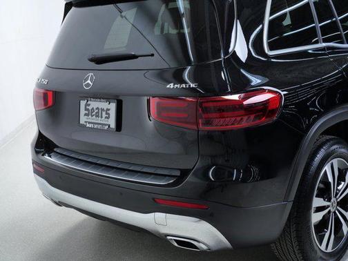 Night Black 2025 Mercedes-Benz GLB 250 4MATIC