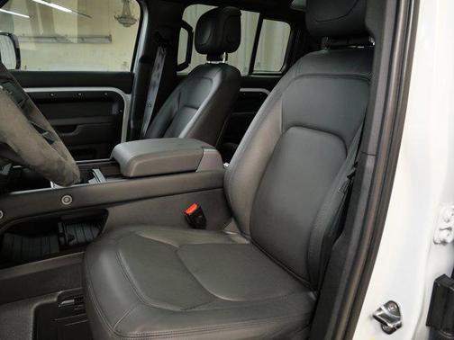 2023 Land Rover Defender 110 V8