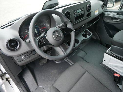 2025 Mercedes-Benz Sprinter 2500 Standard Roof