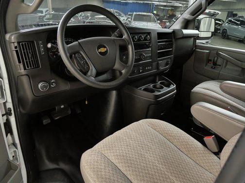 2018 Chevrolet Express 2500 LT