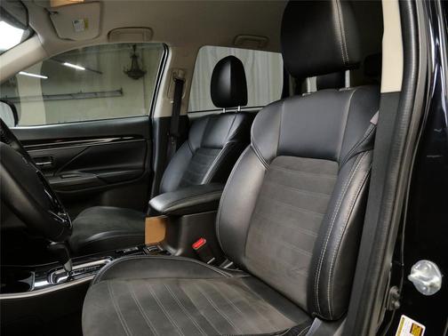 2020 Mitsubishi Outlander SE