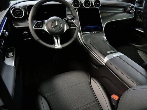 2025 Mercedes-Benz GLC 300 4MATIC