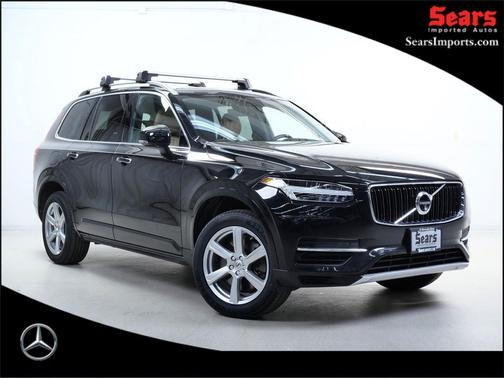 2016 Volvo XC90 Hybrid T8 Momentum