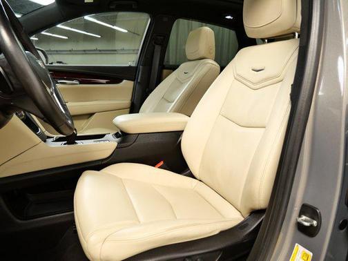 2018 Cadillac XT5 Premium Luxury