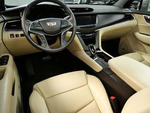 2018 Cadillac XT5 Premium Luxury