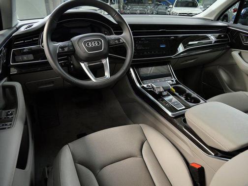 2023 Audi Q7 55 Premium Plus