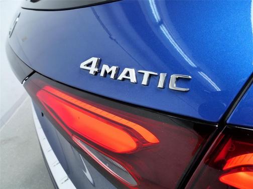 2025 Mercedes-Benz GLC 300 4MATIC