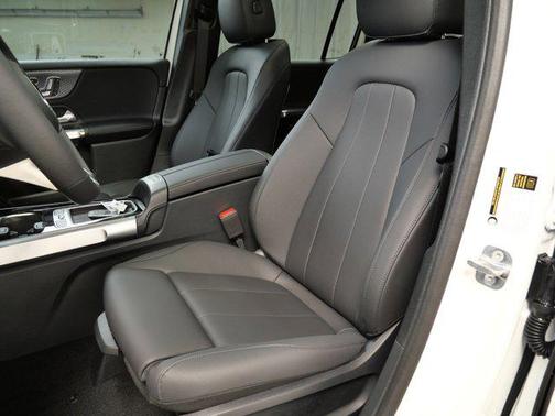 2025 Mercedes-Benz GLB 250 4MATIC