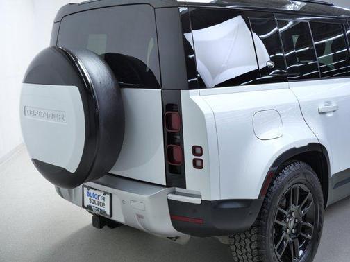 N/A 2024 Land Rover Defender 110 P300