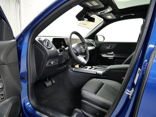 2025 Mercedes-Benz GLB 250 4MATIC