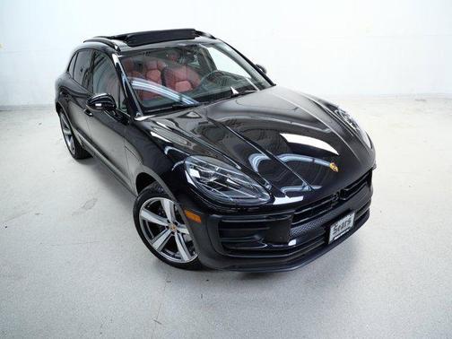 2023 Porsche Macan Base