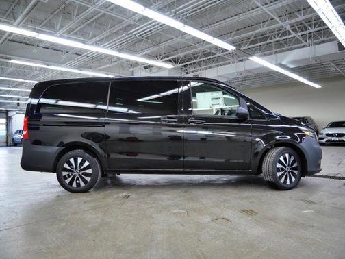 2023 Mercedes-Benz Metris Base