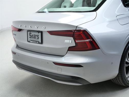 2023 Volvo S60 Recharge Plug-In Hybrid T8 Plus Dark Theme