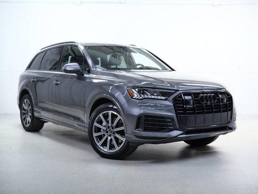 Mythos Black Metallic 2023 Audi Q7 45 Premium Plus