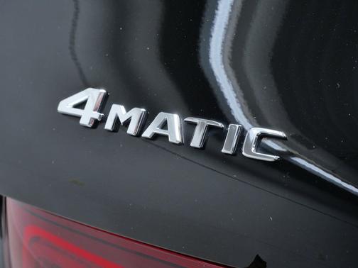 Black 2022 Mercedes-Benz GLC 300 4MATIC