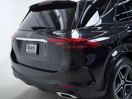 Obsidian Black Metallic 2026 Mercedes-Benz GLE 450e 4MATIC