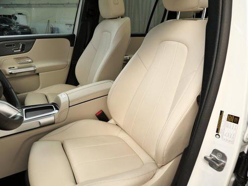 2025 Mercedes-Benz GLB 250 4MATIC