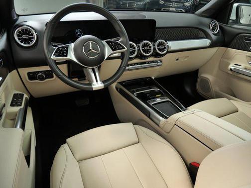 2025 Mercedes-Benz GLB 250 4MATIC
