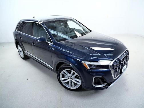 2025 Audi Q7 55 Premium Plus
