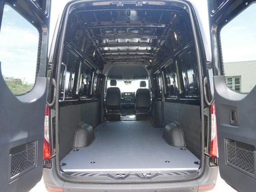 2025 Mercedes-Benz Sprinter 2500