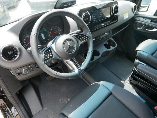 2025 Mercedes-Benz Sprinter 2500
