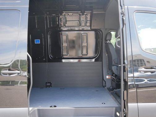 2025 Mercedes-Benz Sprinter 2500