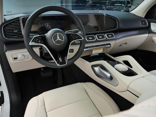 MANUFAKTUR Moonlight White Metallic 2026 Mercedes-Benz GLE 450 4MATIC