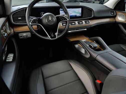 Green 2025 Mercedes-Benz GLE 350 4MATIC