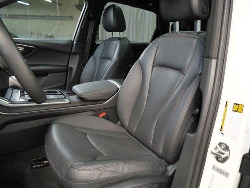 Carrara White 2023 Audi Q7 45 Premium Plus