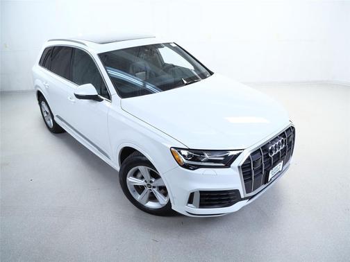 2023 Audi Q7 45 Premium Plus