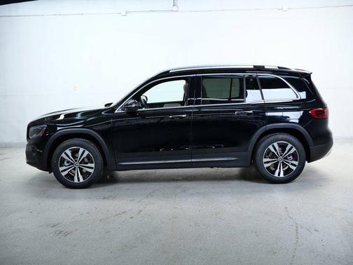 2025 Mercedes-Benz GLB 250 4MATIC