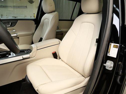 2025 Mercedes-Benz GLB 250 4MATIC