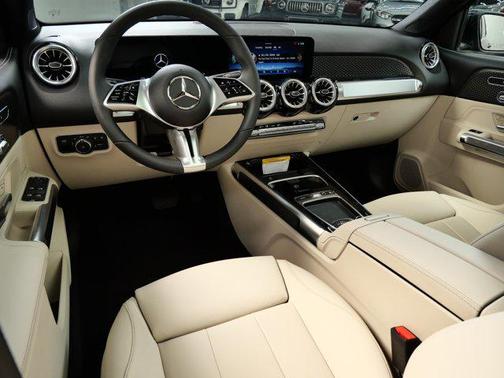 2025 Mercedes-Benz GLB 250 4MATIC
