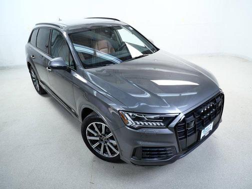2023 Audi Q7 45 Premium Plus