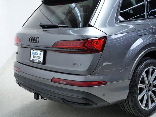2023 Audi Q7 45 Premium Plus