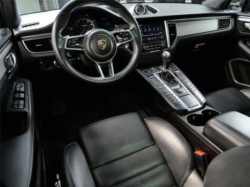 2017 Porsche Macan Turbo