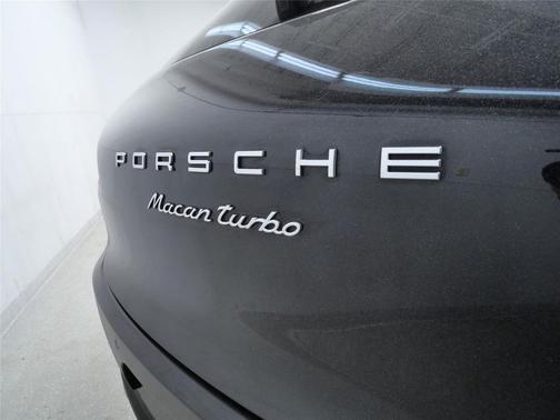 2017 Porsche Macan Turbo