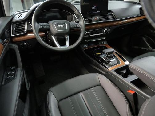 2023 Audi Q5 45 S line Premium Plus