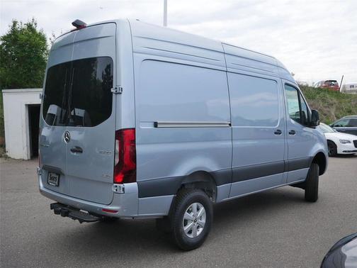 2025 Mercedes-Benz Sprinter 2500 Standard Roof