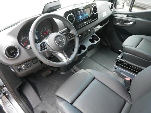 2025 Mercedes-Benz Sprinter 2500 Standard Roof
