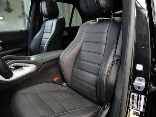 Black 2026 Mercedes-Benz GLE 450e 4MATIC