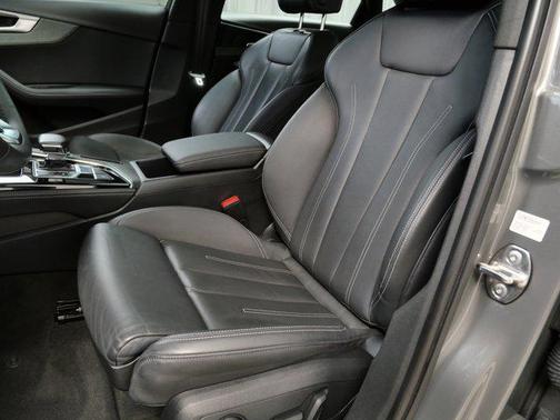 2023 Audi A4 45 S line Premium Plus