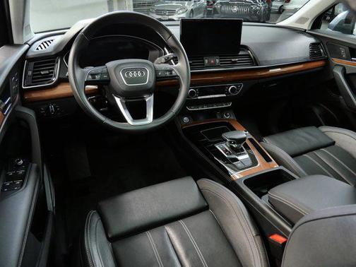 2022 Audi Q5 45 S line Premium Plus