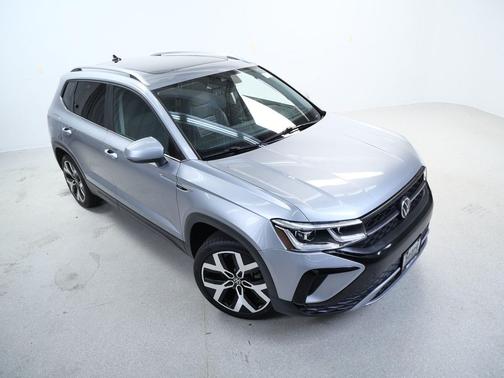 Gray 2022 Volkswagen Taos 1.5T SEL