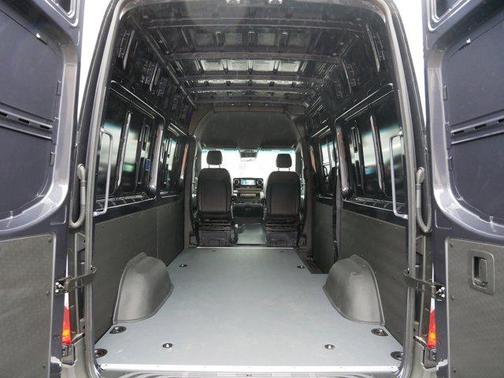 2025 Mercedes-Benz Sprinter 2500 Standard Roof