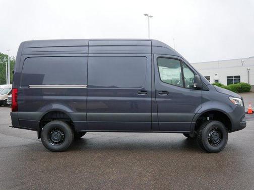 2025 Mercedes-Benz Sprinter 2500 Standard Roof