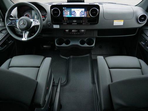 2025 Mercedes-Benz Sprinter 2500 Standard Roof