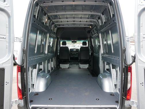 2025 Mercedes-Benz Sprinter 2500 Standard Roof